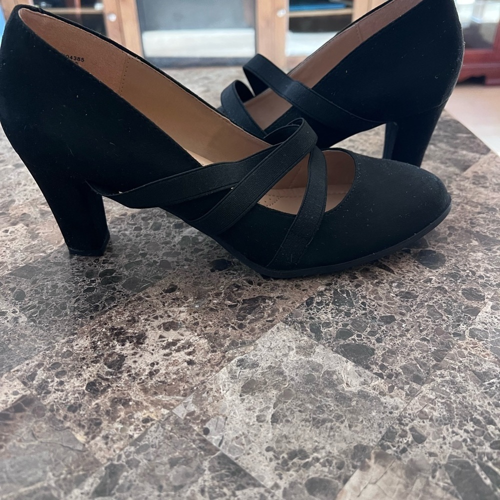 Journee Elegant Black Women's Heels